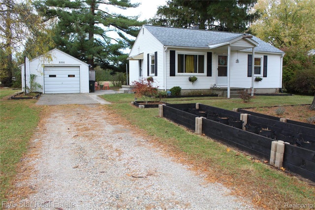 3251 Lynne Avenue, Flint city