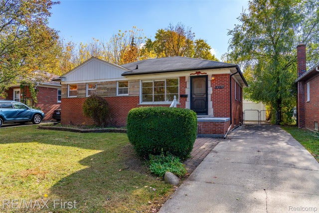 275 Council Avenue, Clawson city