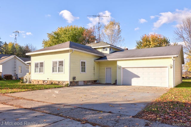 4618 Main Street, Millington village