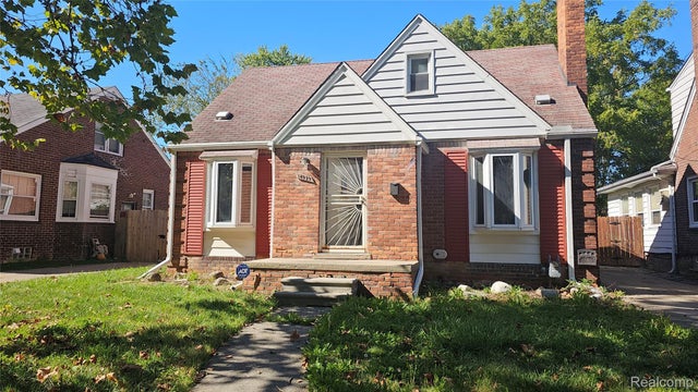 18929 Berden Street, Grosse Pointe city