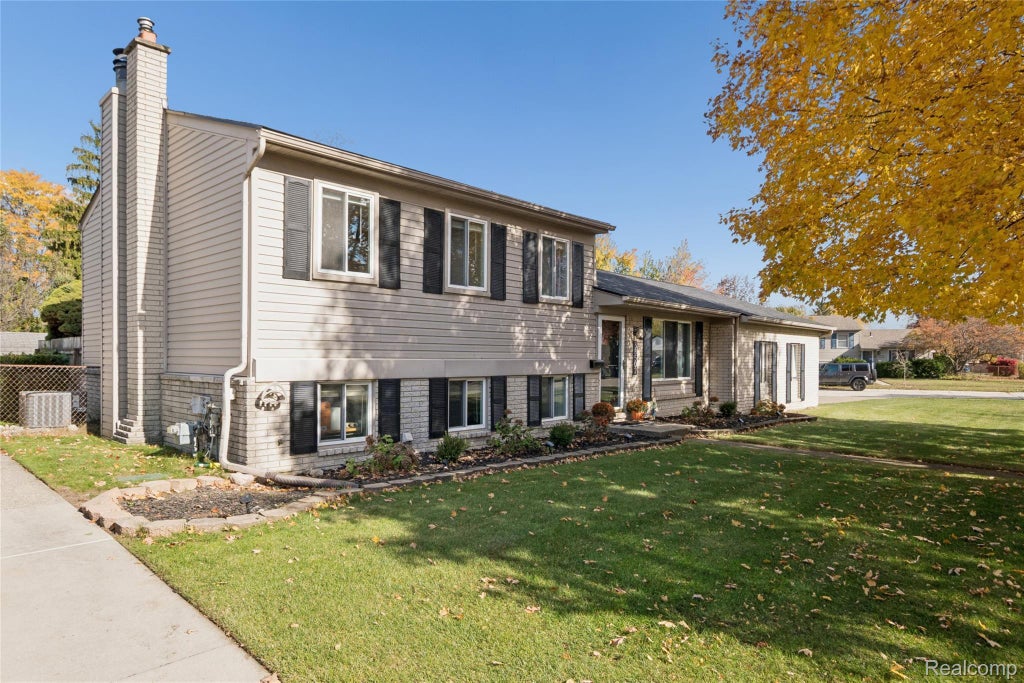 38502 Summers Street, Livonia city