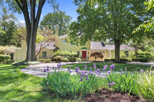 19905 Beverly Road, Beverly Hills village