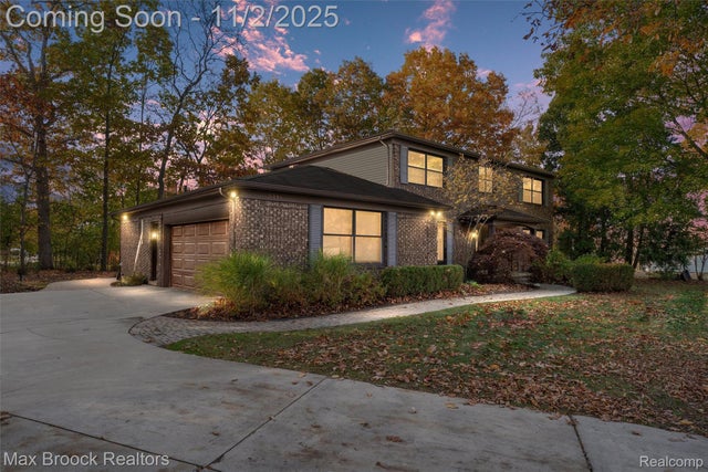 5946 Cherry Crest Drive, West Bloomfield charter township