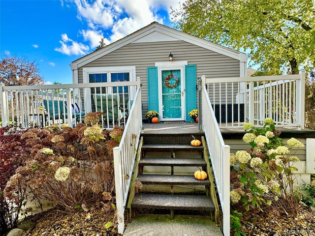 21140 E Glen Haven Circle, Northville city