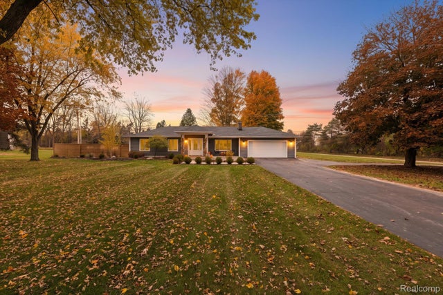 5100 Oak Hill Road, Brandon charter township