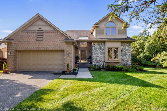 7065 Deerwood Trail, West Bloomfield charter township
