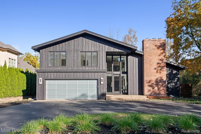 1030 Lakeside Drive, Birmingham city