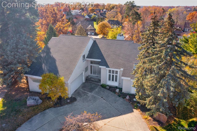 31033 Evergreen Court, Farmington city