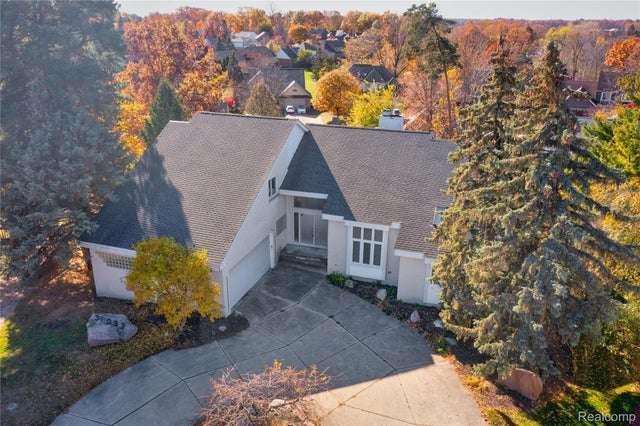 31033 Evergreen Court, Farmington city