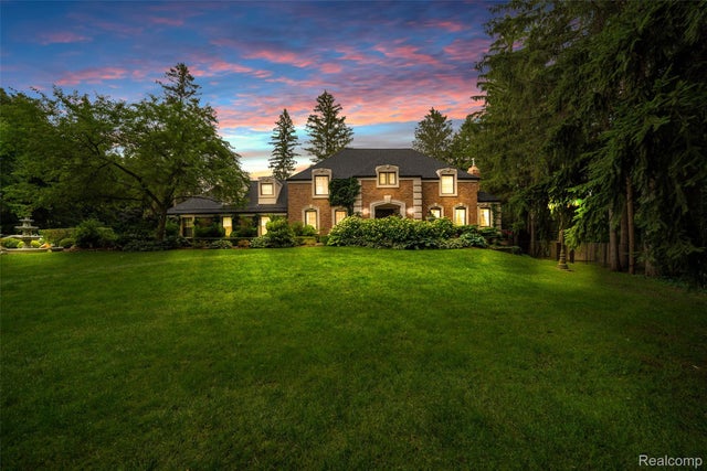 3985 S Ellamae Road, Oakland charter township