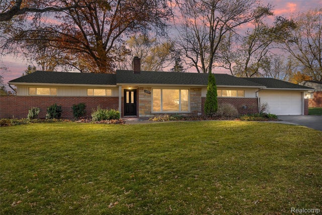 28295 Bayberry Road, Farmington Hills city