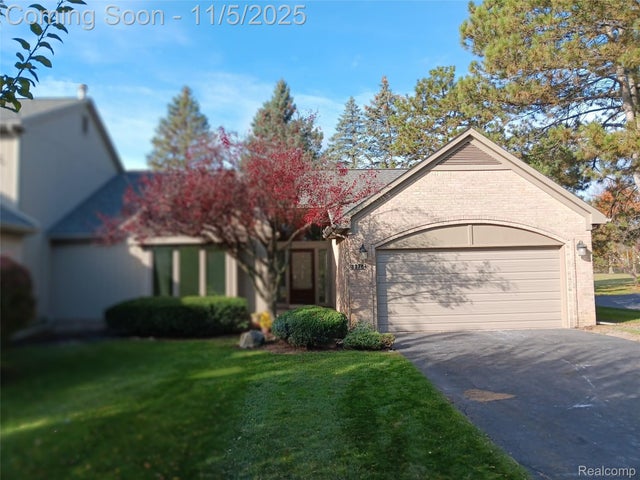 33786 Vista Drive, Farmington Hills city