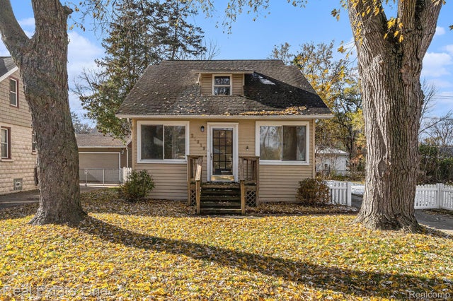 21619 Oxford Avenue, Farmington city