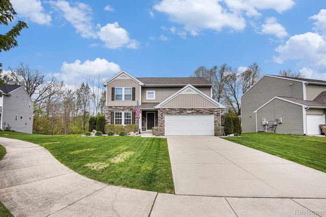 754 Autumn Valley Drive, Brandon charter township
