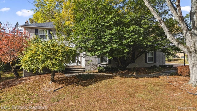 31079 Oak Valley Drive, Farmington Hills city