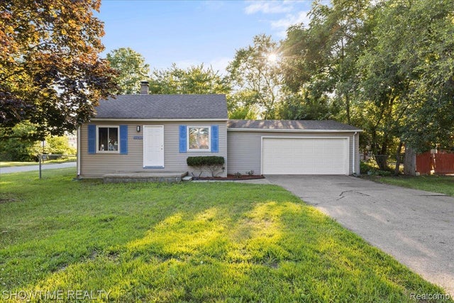 22601 Purdue Avenue, Farmington city