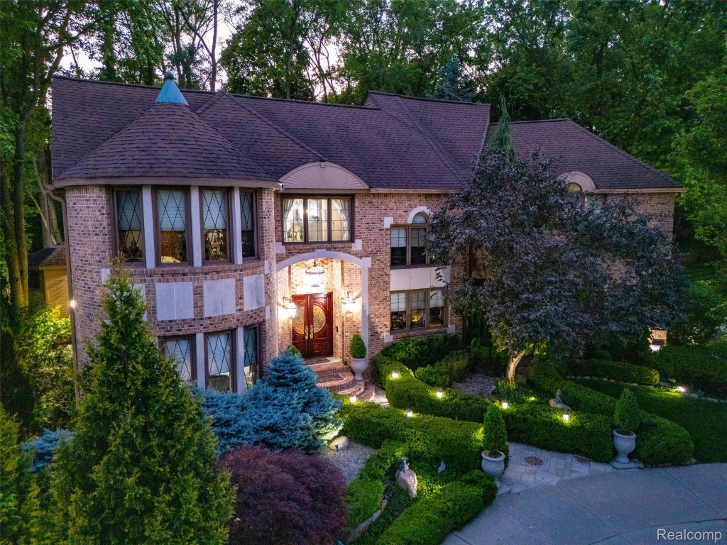 7310 Sandy Creek Ln, Bloomfield charter township