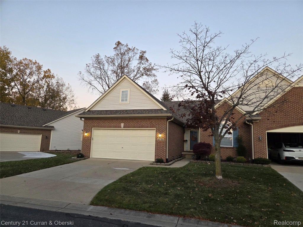 22763 Coachlight 68, Taylor city