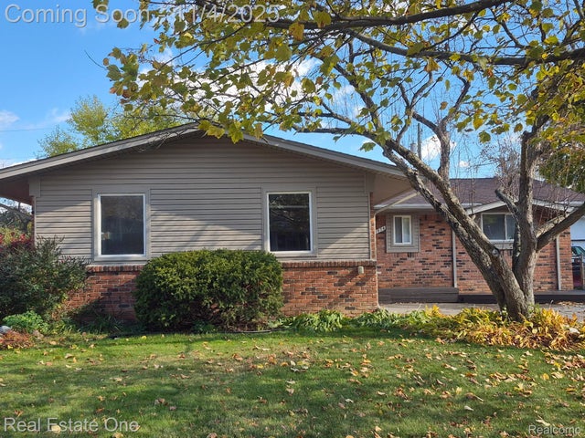 1974 Alexander Drive, Troy city