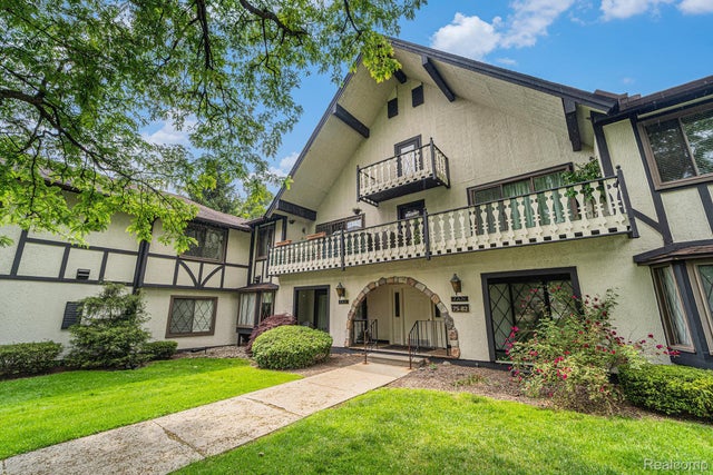 42160 Woodward Avenue, Bloomfield Hills city