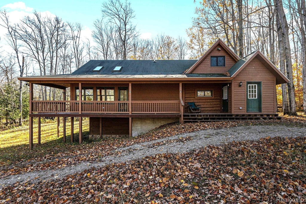 2446 Spayde Road, Charlevoix city