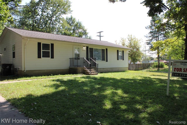 21304 Rockwell Street, Farmington city