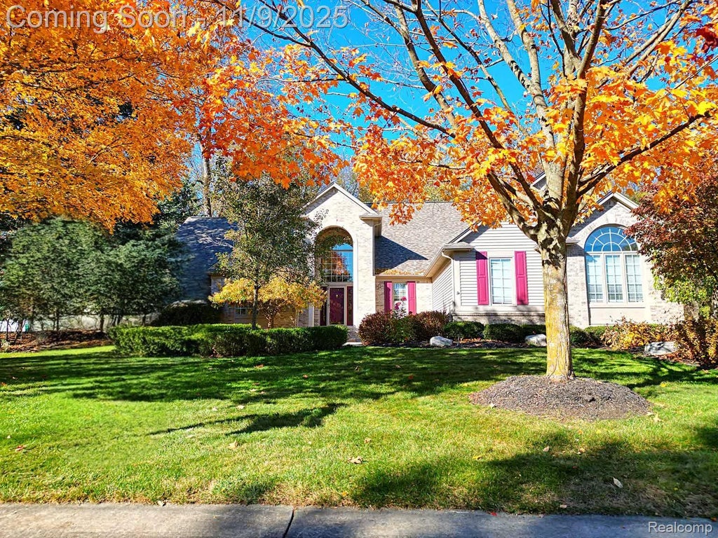 5391 Bridge Trail W, Commerce charter township