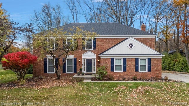 31301 Coachlight Lane, Bingham Farms village