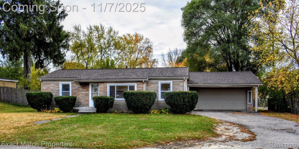 4935 Pontiac Lake Road, Waterford charter township