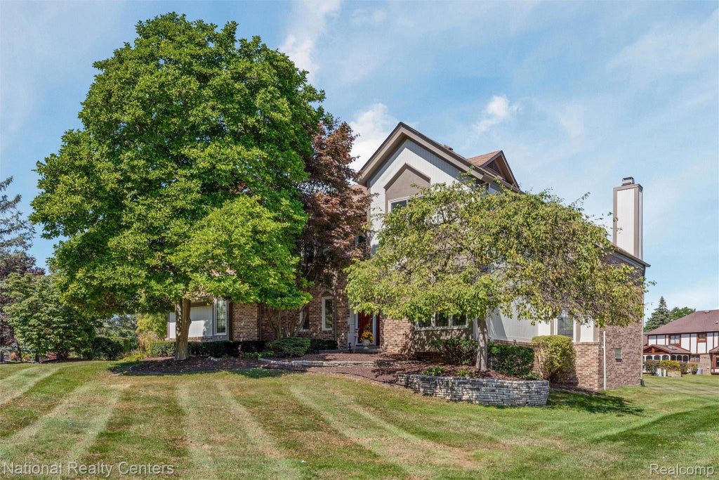 39345 Plumbrook Drive, Farmington Hills city