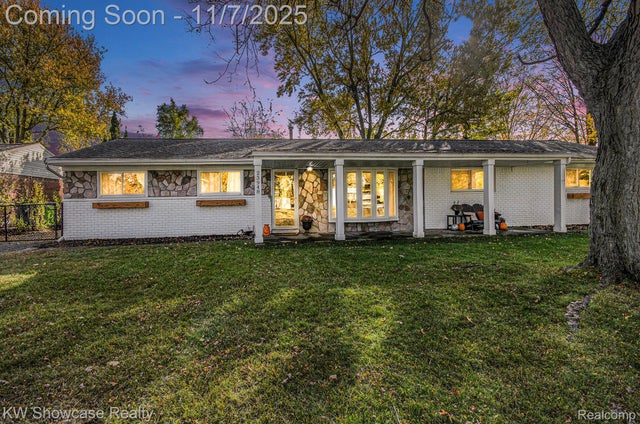 23948 Glen Ridge Court, Novi city