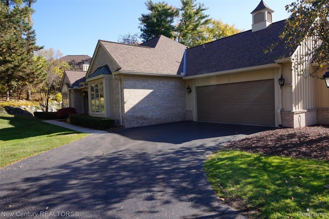 2474 Hickory Glen Drive 22, Bloomfield Hills city