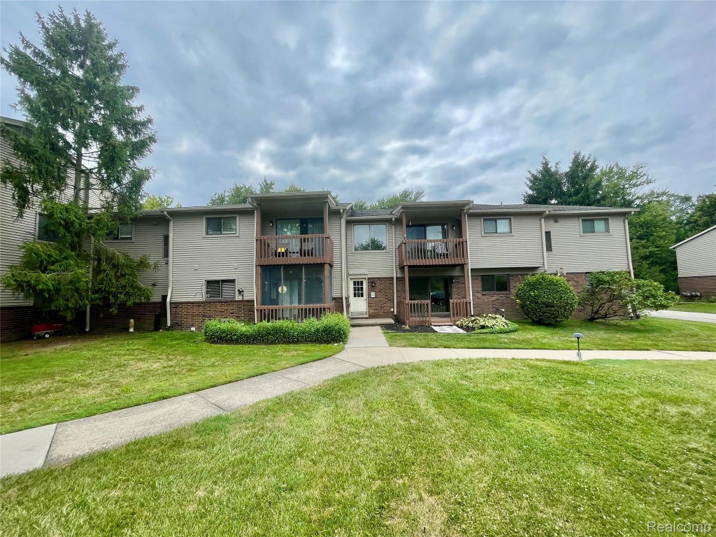 10228 Nancys 37, Grosse Ile township