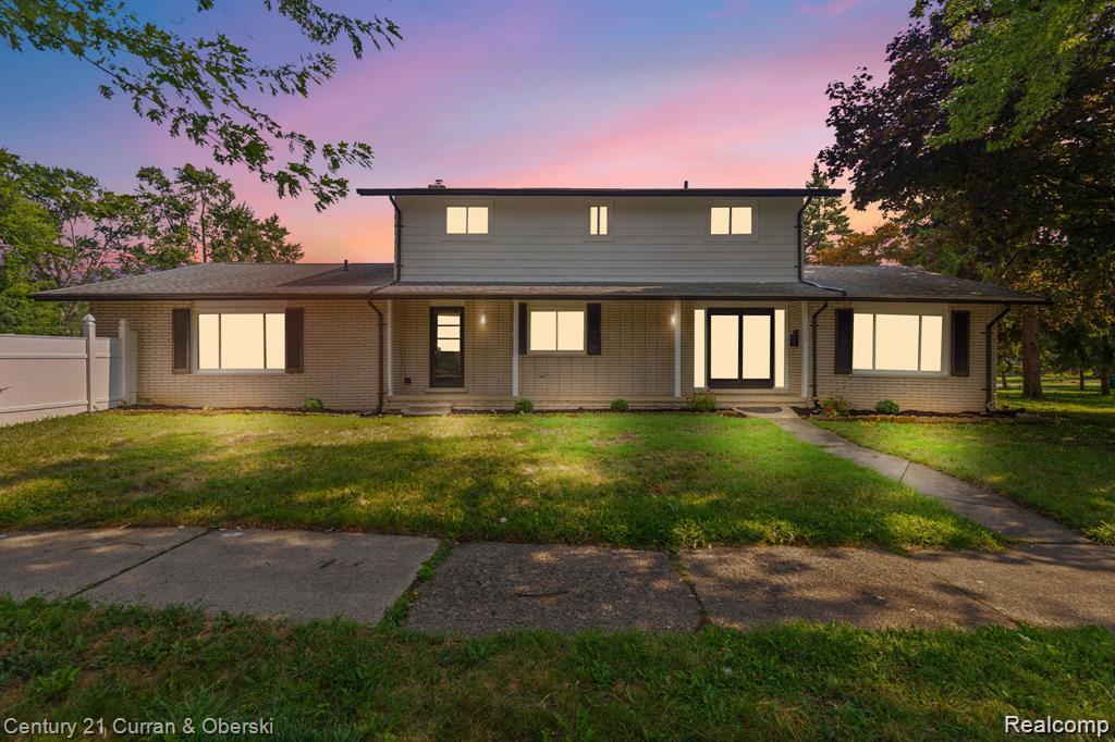 1386 Three Mile Drive, Grosse Pointe city