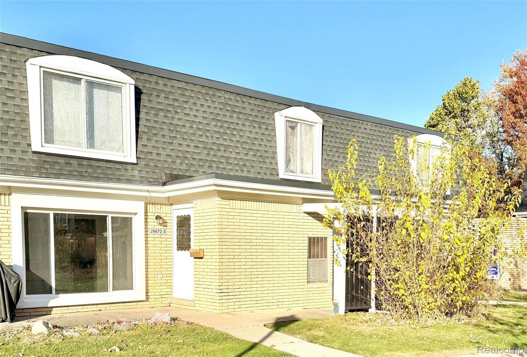 29672 City Center Drive 3, Warren city