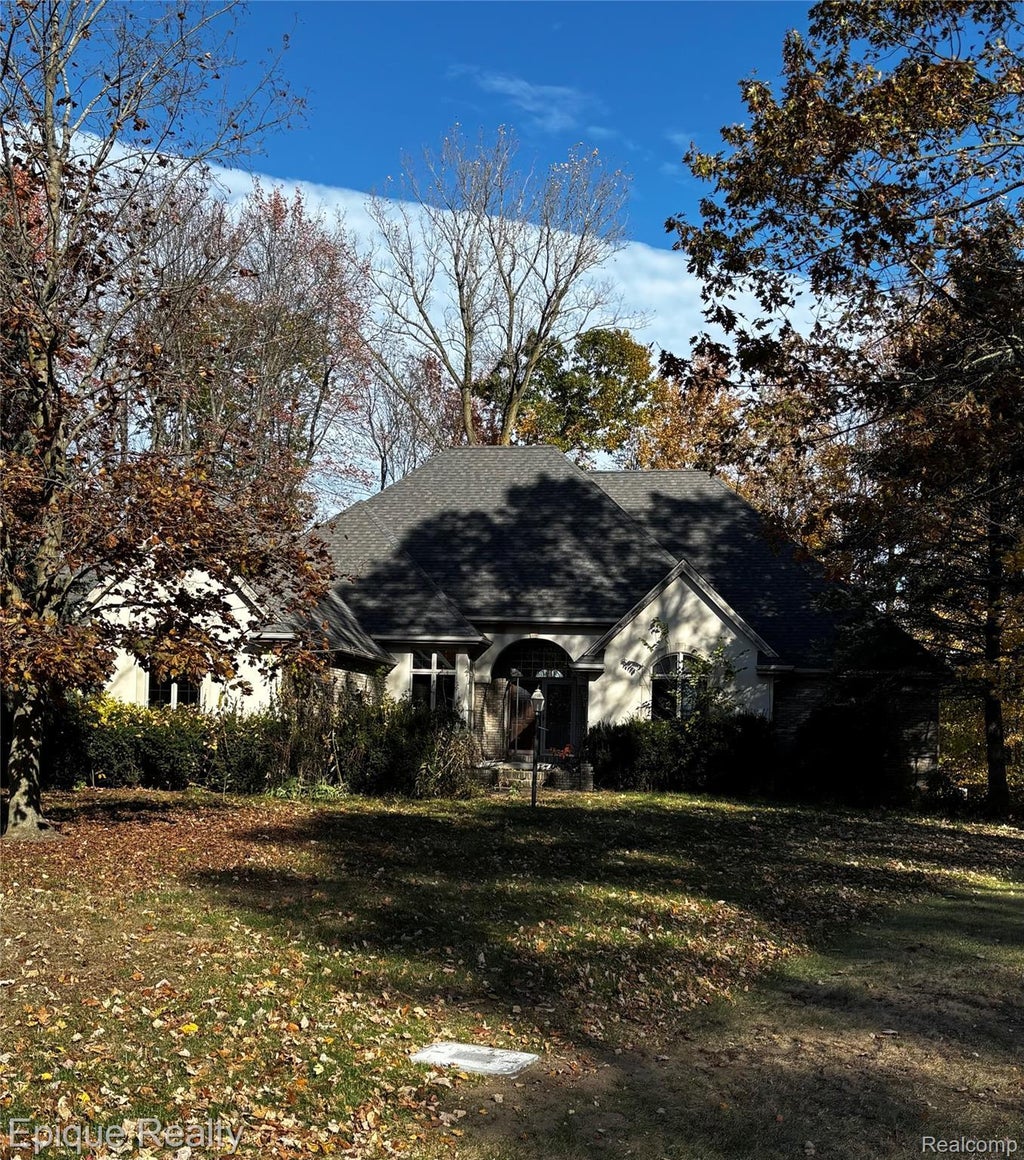 3040 Oak Moss Court, Fort Gratiot charter township