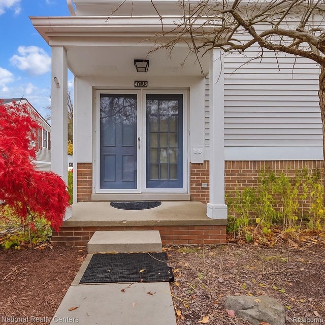 42145 Pellston Drive, Novi city