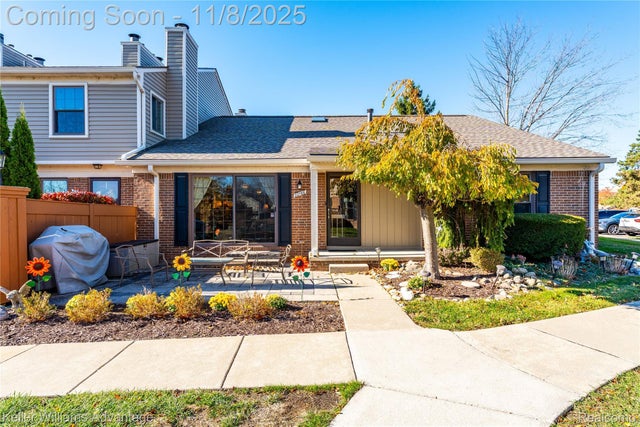 22166 Edgewater, Novi city