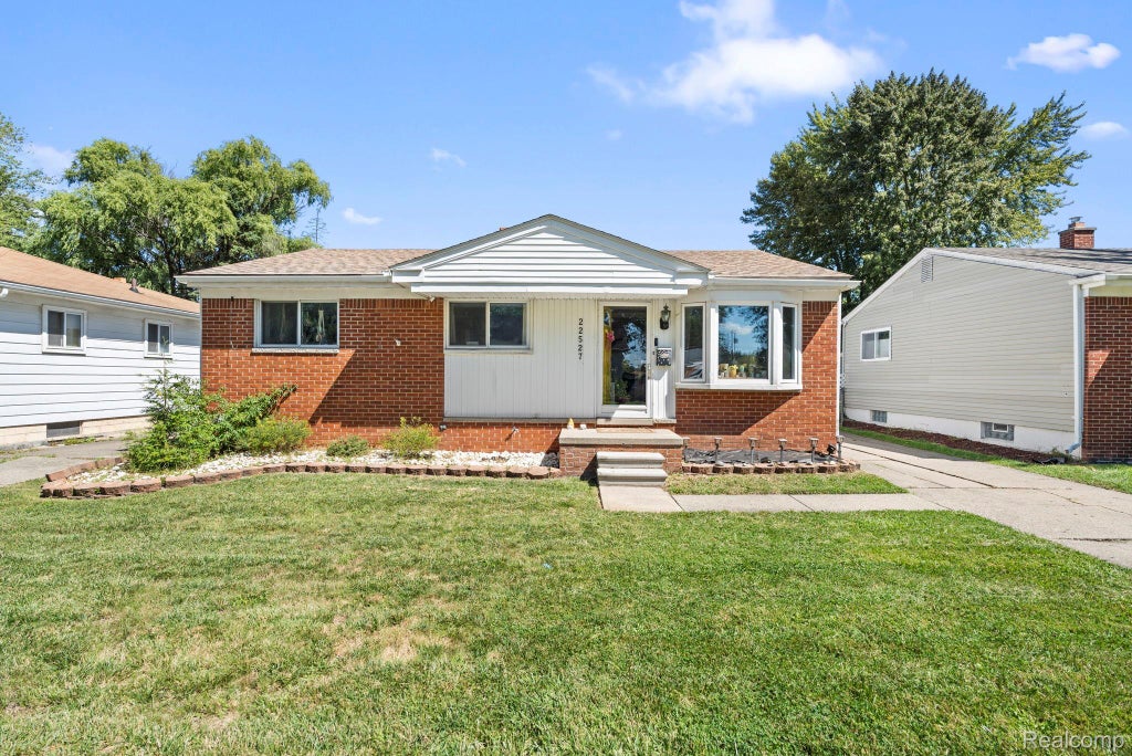 22527 Avon Street, St. Clair Shores city