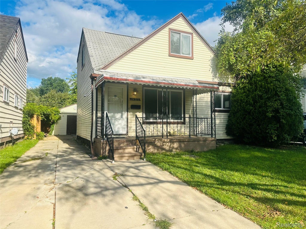 24272 Lauren Avenue, Warren city