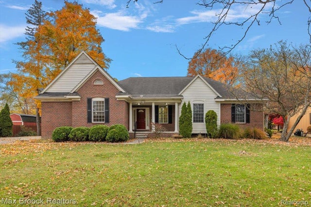 23451 Sans Souci Street, Farmington Hills city