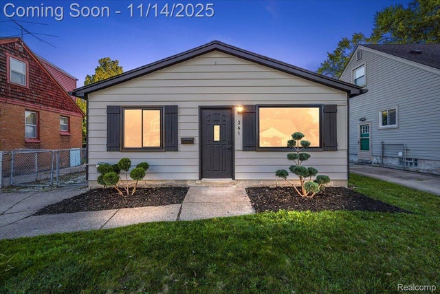 261 Tecumseh Street, Clawson city