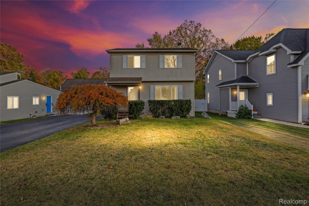 3977 Cresthaven Drive, Waterford charter township