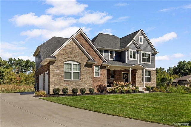 1930 Thorncrest Court, Commerce charter township