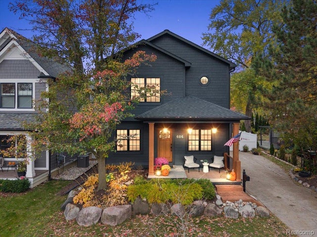 606 Golf Avenue, Royal Oak city