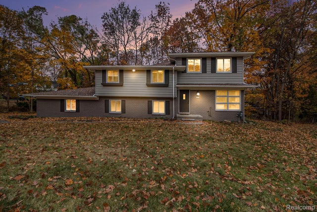 26557 Old Homestead Drive, Farmington city