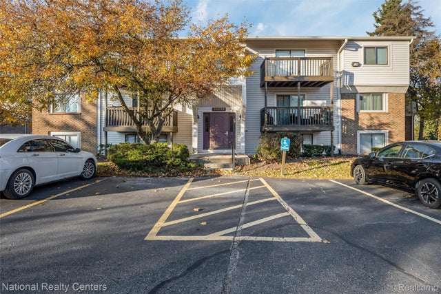 30022 W 12 Mile Road 9, Farmington Hills city