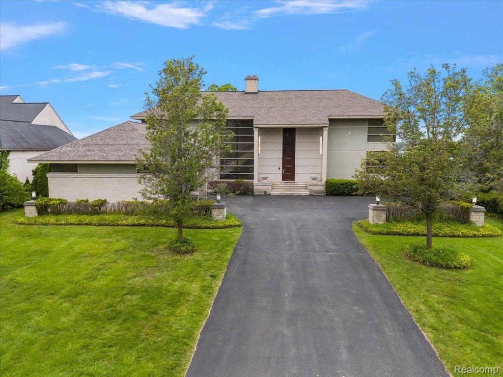 3468 Pine Estates Drive, West Bloomfield charter township
