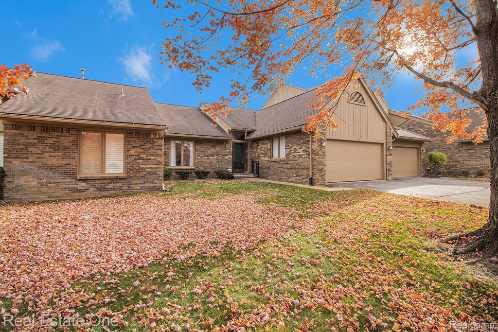 6121 Westbrooke Drive 7, West Bloomfield charter township