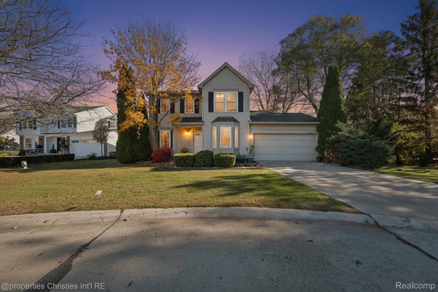 24220 Scarlet Court, Novi city